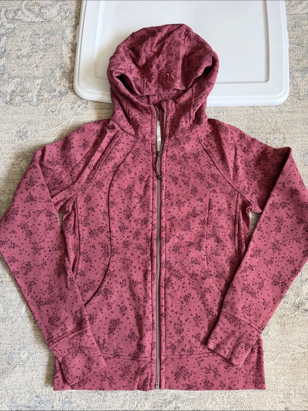Women’s Lululemon hoodie
Size:8
Color:merlot